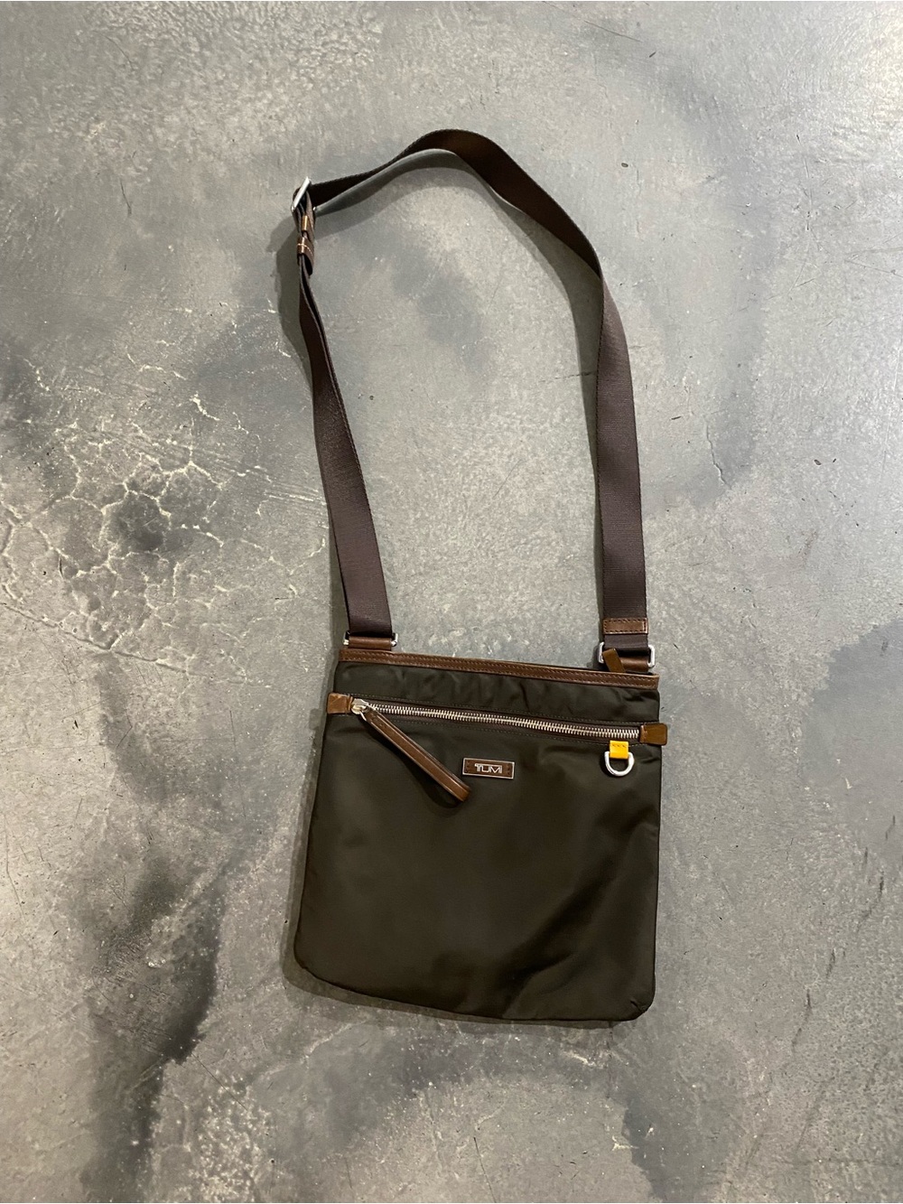 TUMI Voyageur Tula Nylon Crossbody Bag Purse 10”x10” Unisex 
(Jul 026)
